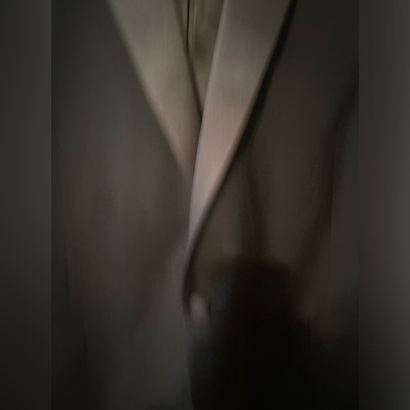 Jos A-Bank Tuxedo jacket. S 52R. Worn once Excellent condition. - Picture 3 of 8